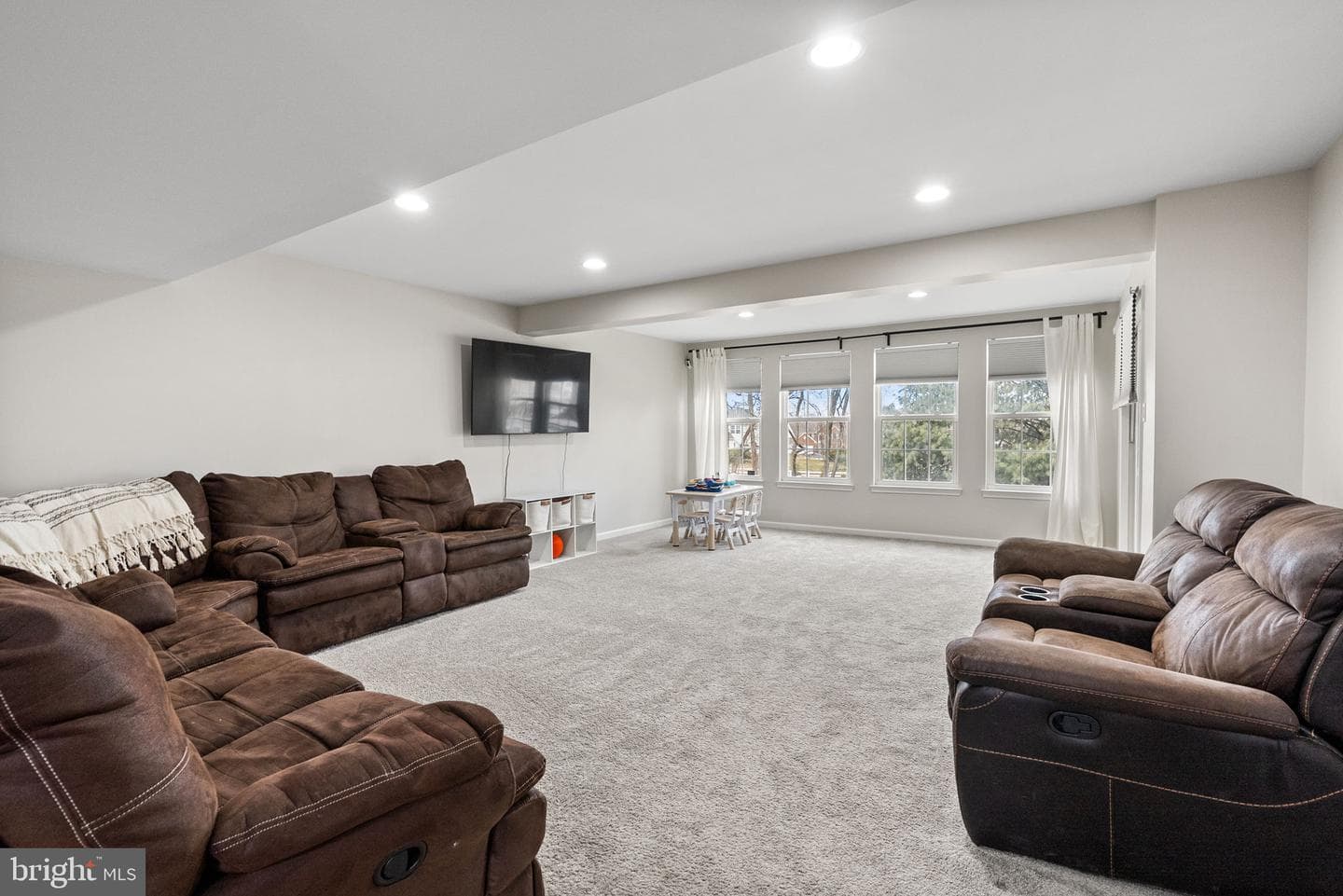 256 S Savanna Drive photo 10