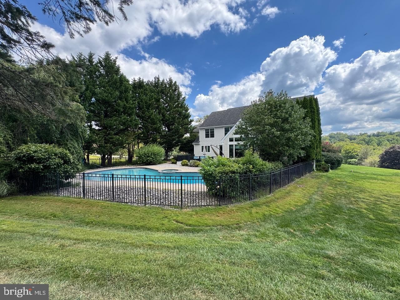 825 Bainbridge Drive photo 80
