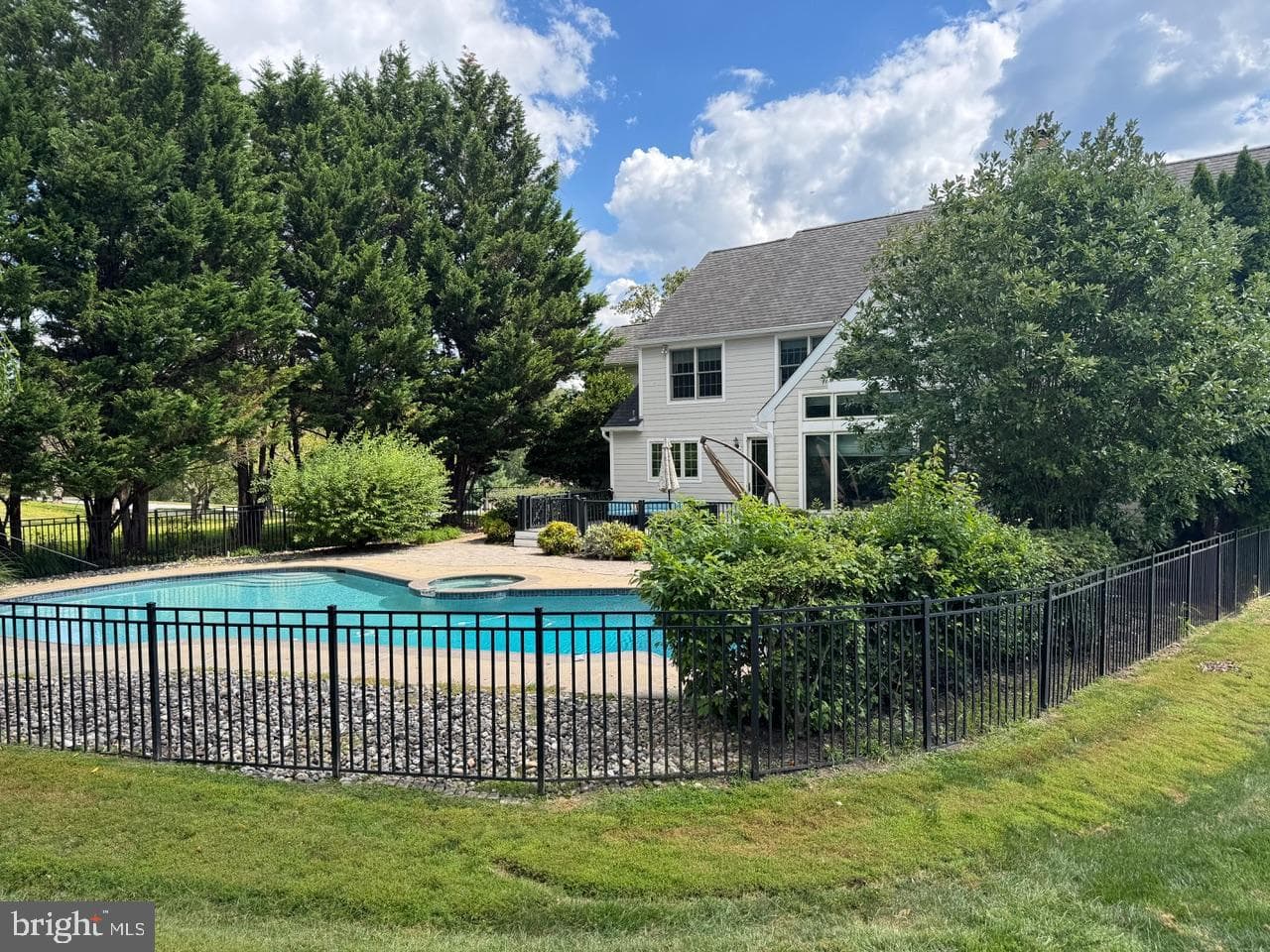 825 Bainbridge Drive photo 81