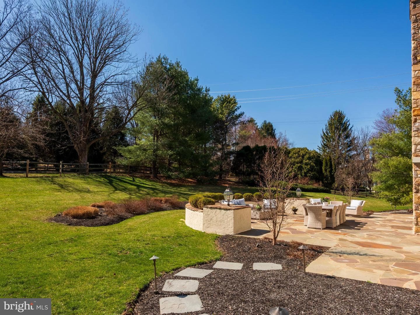 9 Douglass Lane photo 32