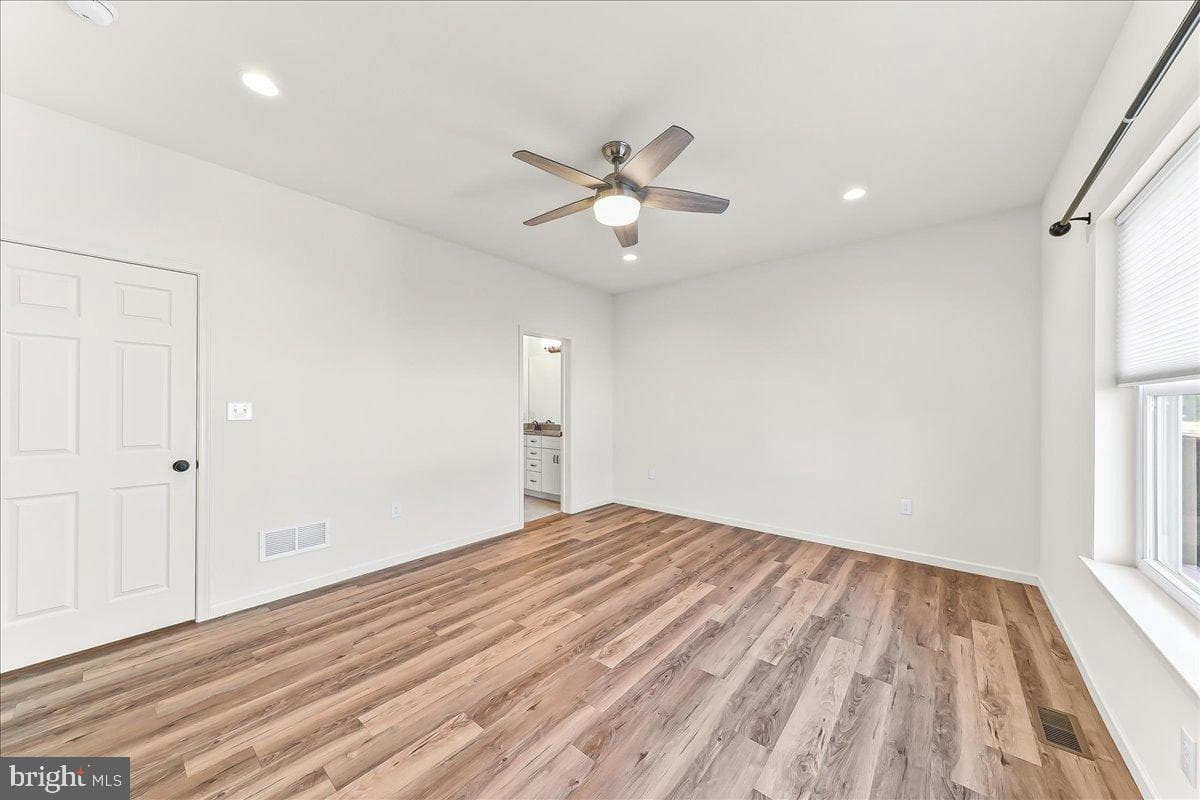 245 Flintwood Drive photo 22