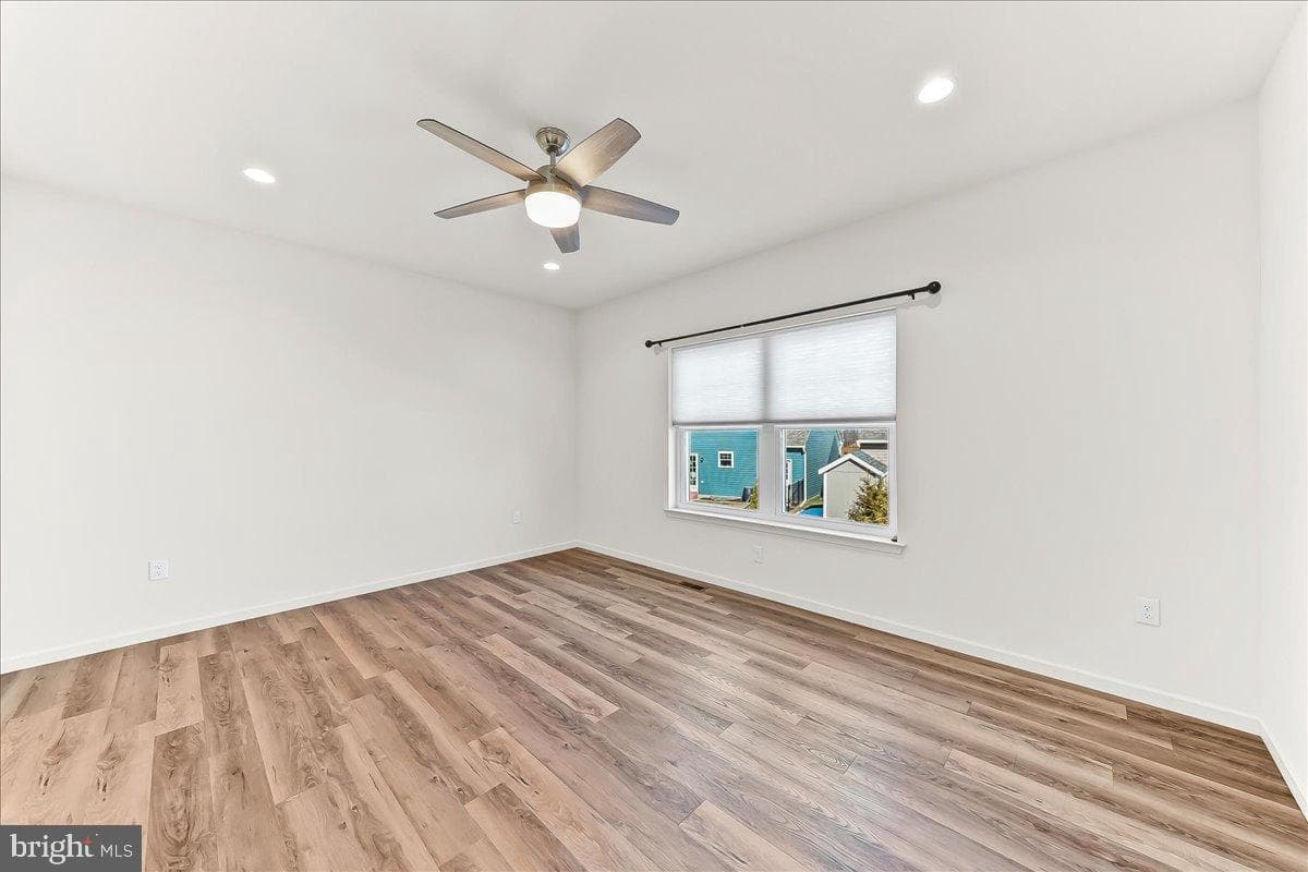 245 Flintwood Drive photo 23