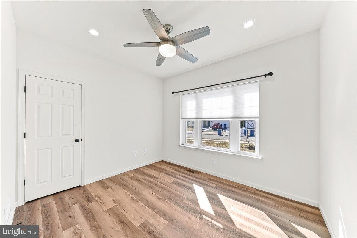 245 Flintwood Drive photo 24