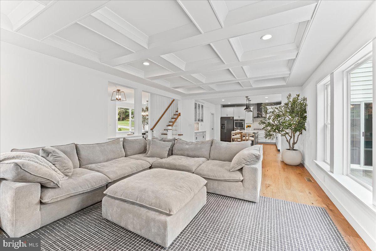 1051 Glen Hall Road photo 3