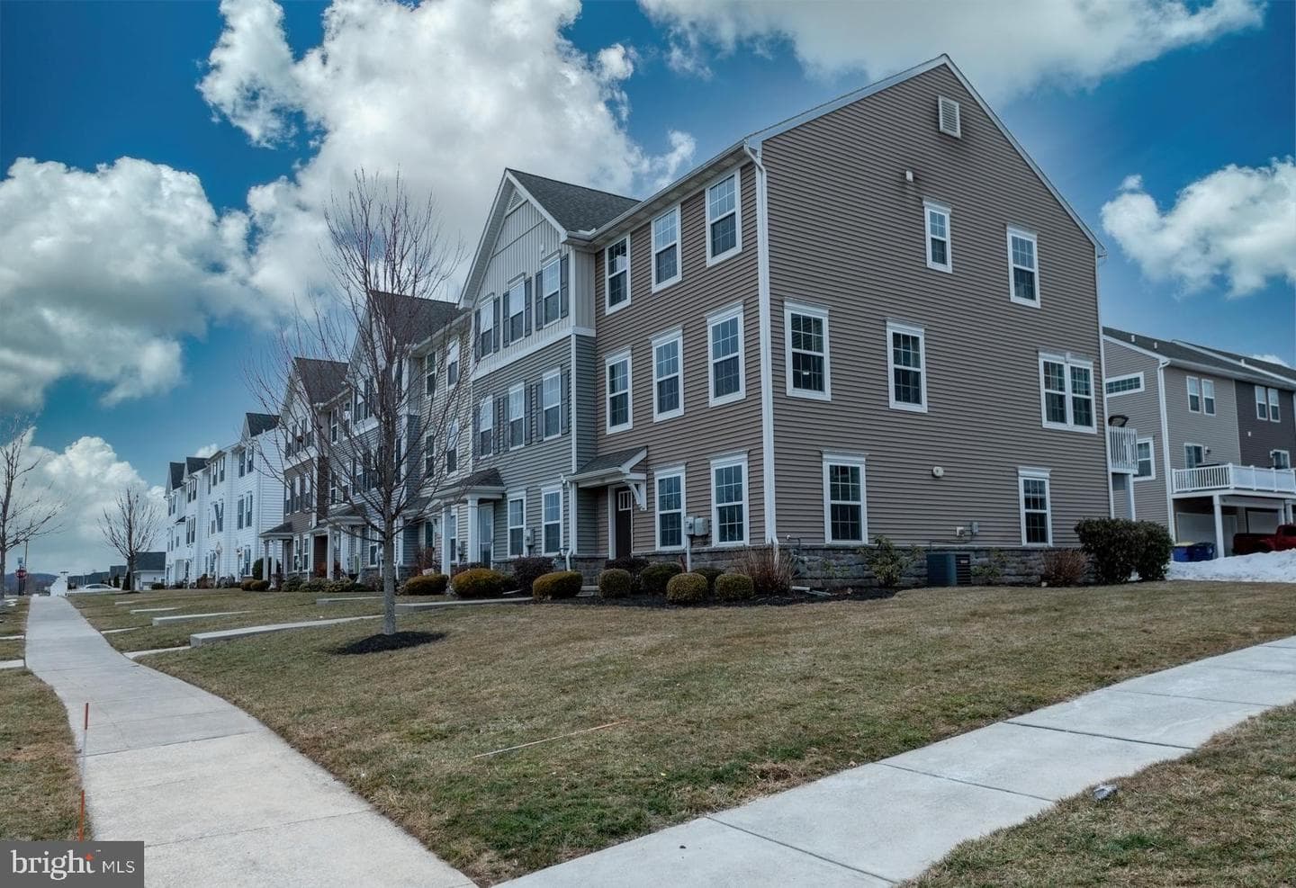 100 N Harner Boulevard photo 4