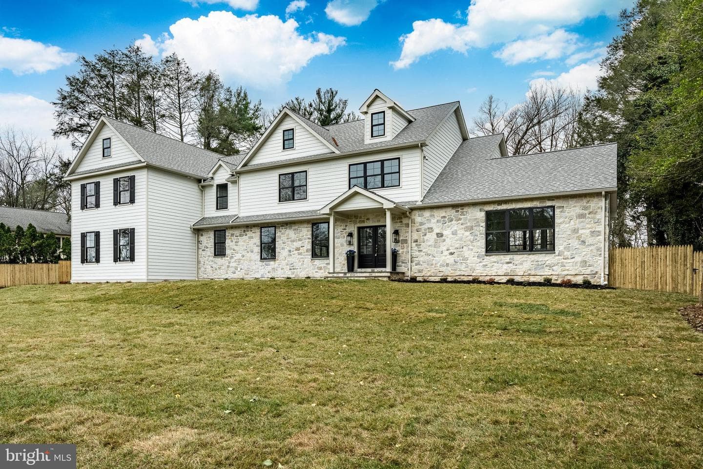1427 Sugartown Road photo 2