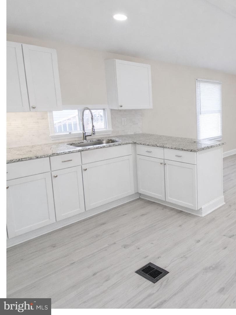 885 Buttonwood Avenue photo 4