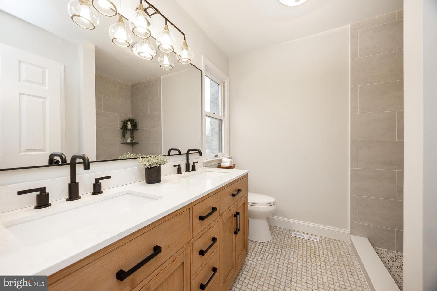 525 Pickering Station Drive photo 18