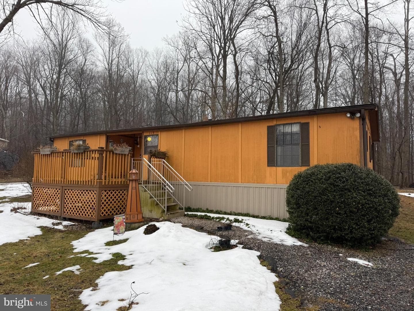 115 Spring Hill Lane photo 2