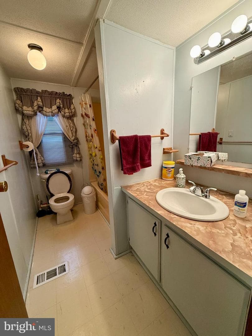 115 Spring Hill Lane photo 24