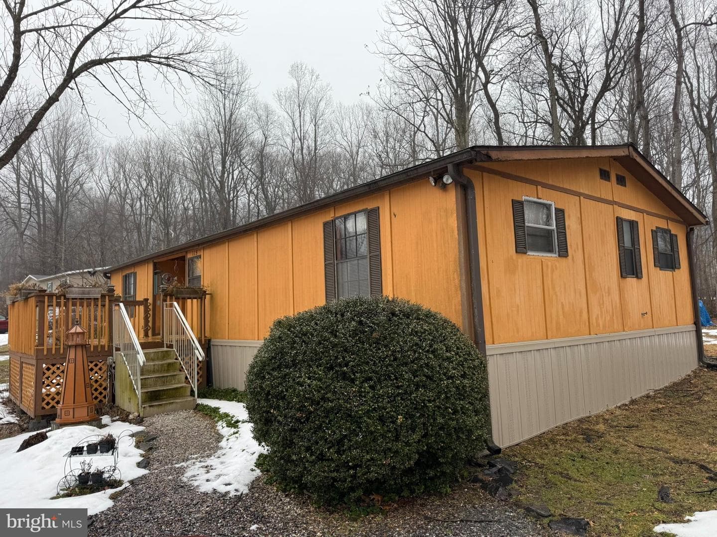 115 Spring Hill Lane photo 3