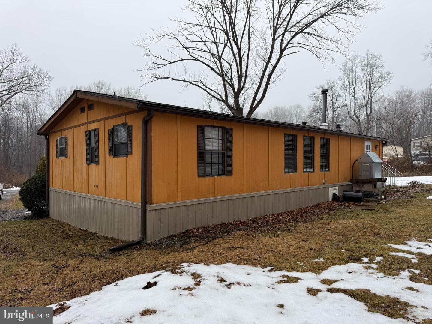 115 Spring Hill Lane photo 4