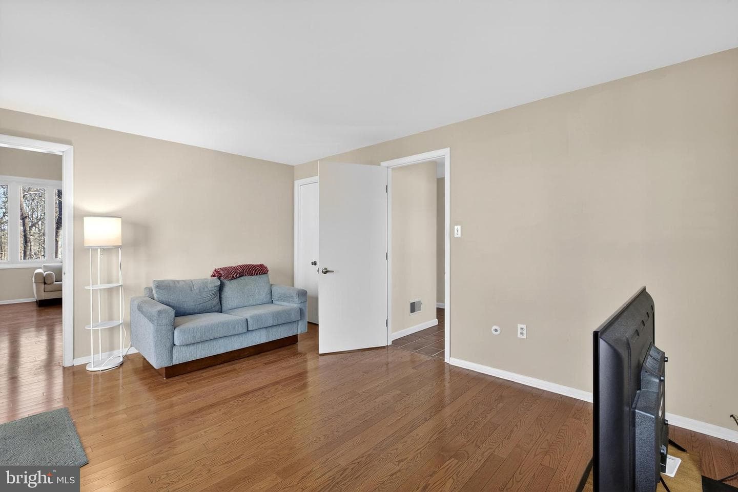 1072 Forest Road photo 22