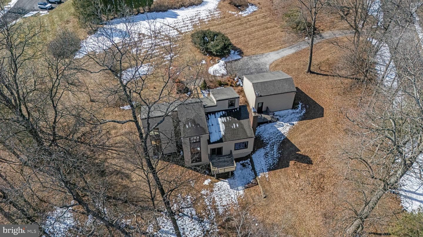1072 Forest Road photo 78
