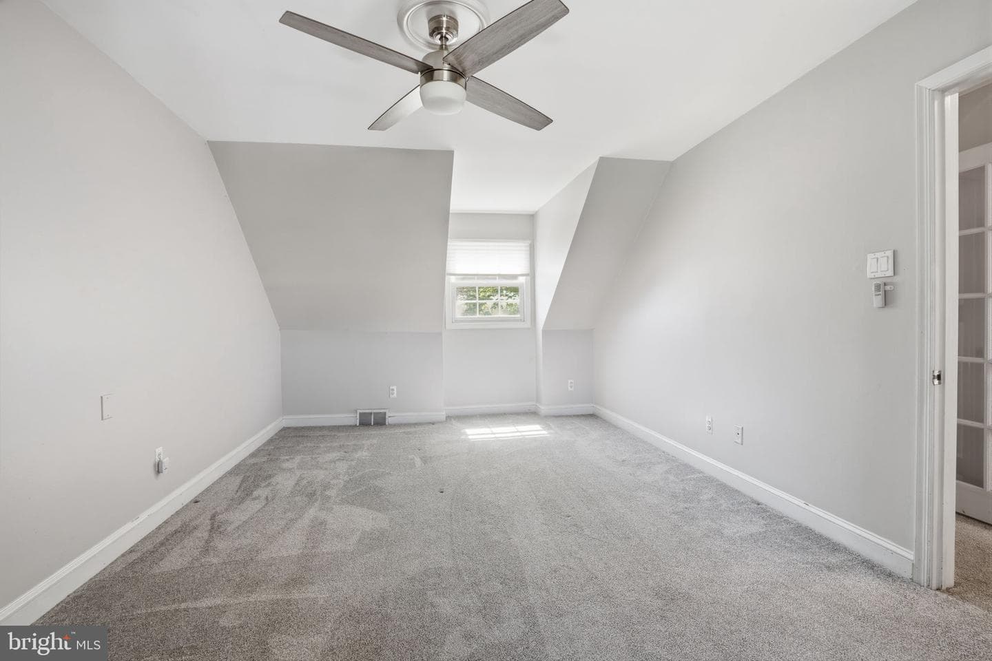 55 Lakeview Drive photo 32