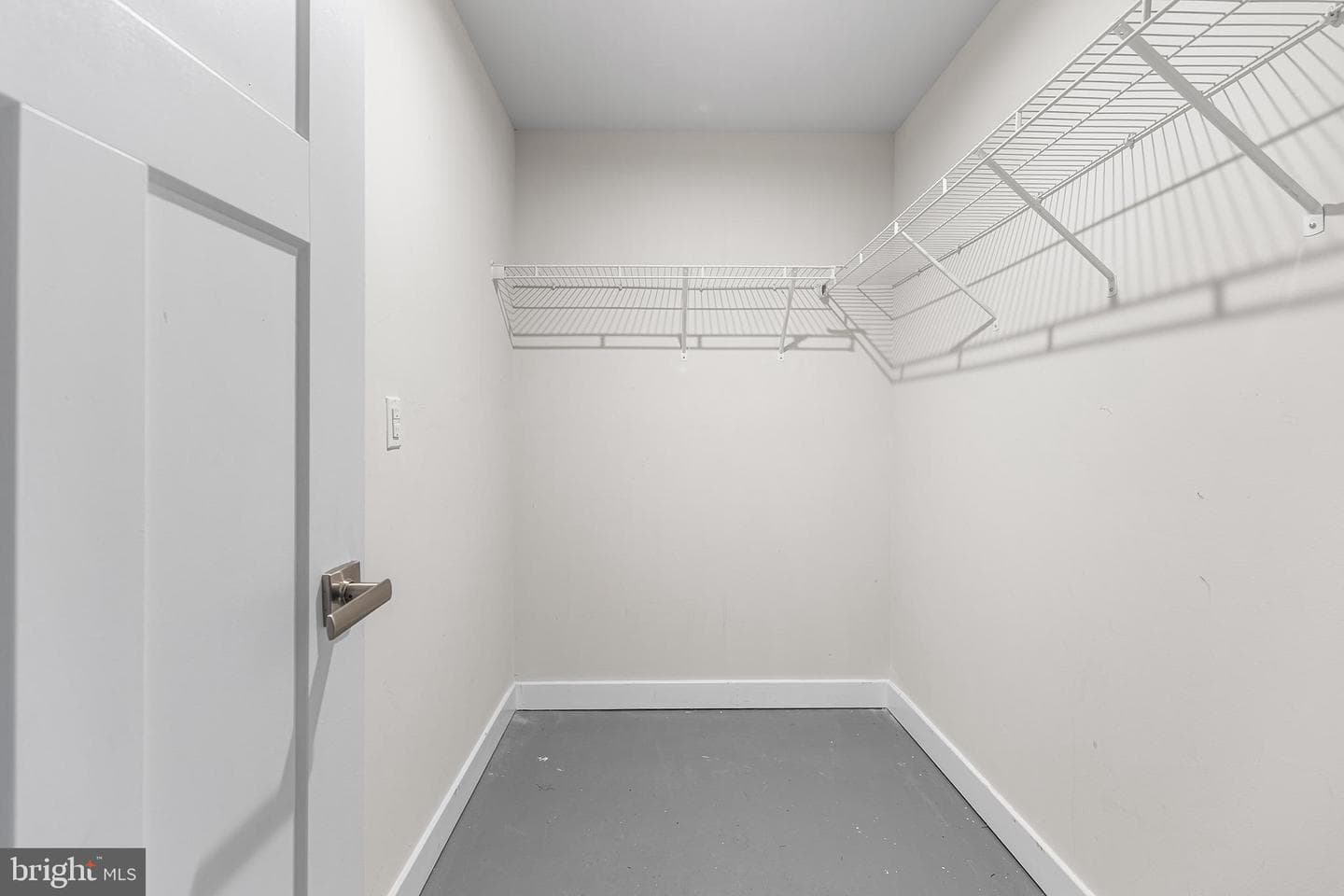 612 Holywell Drive photo 8