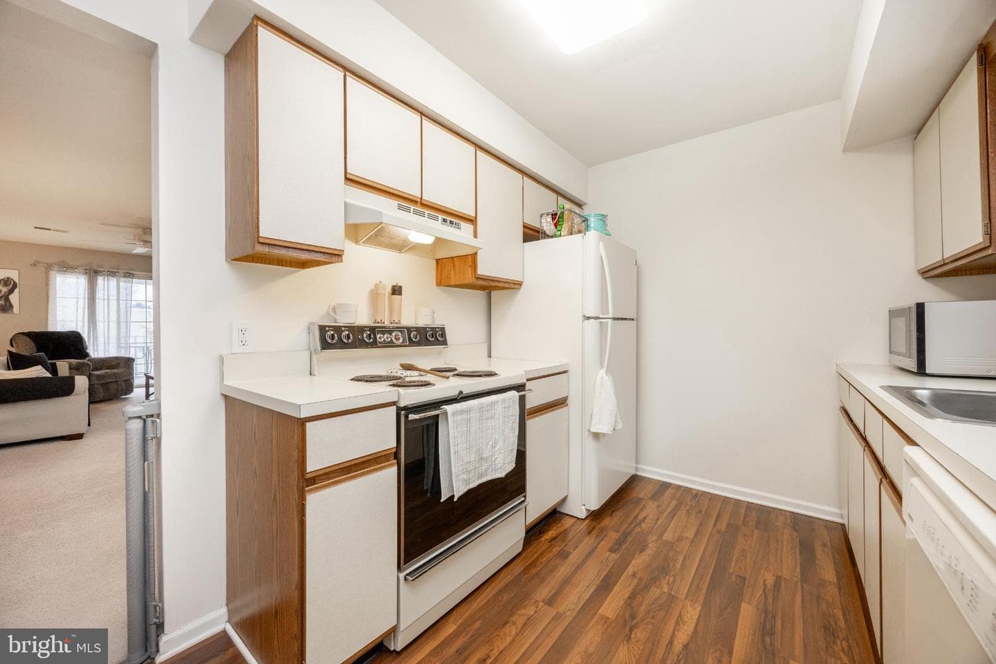 794 Scotch Way photo 13