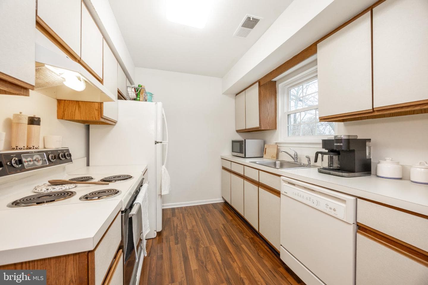 794 Scotch Way photo 14