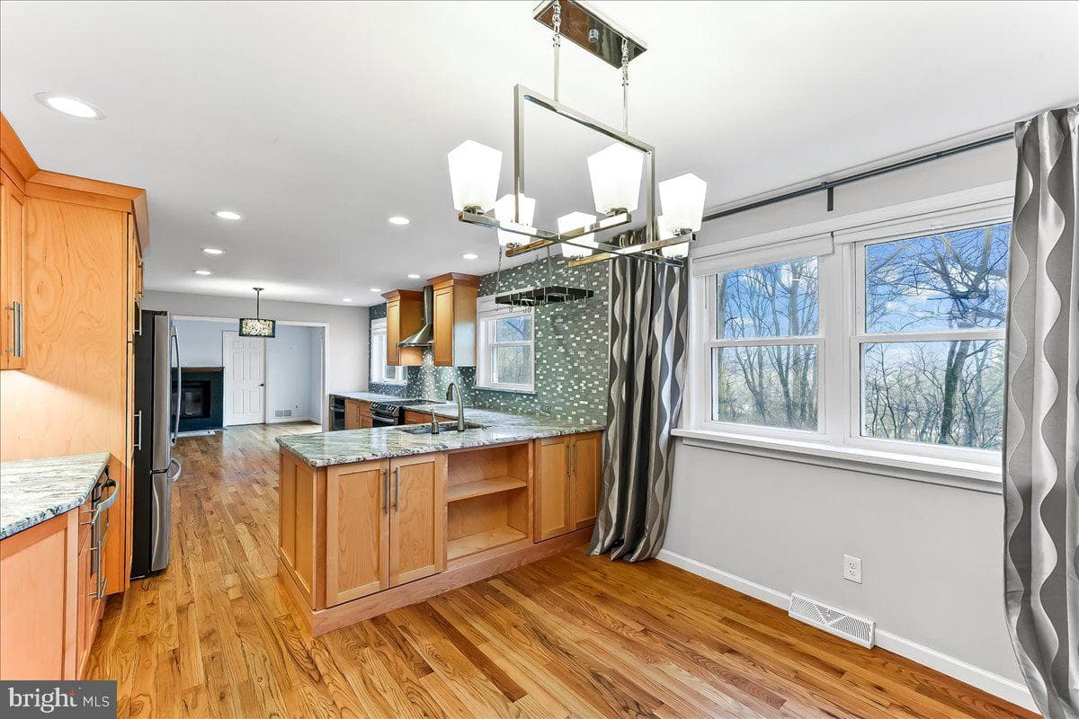720 Brainerd Road photo 15