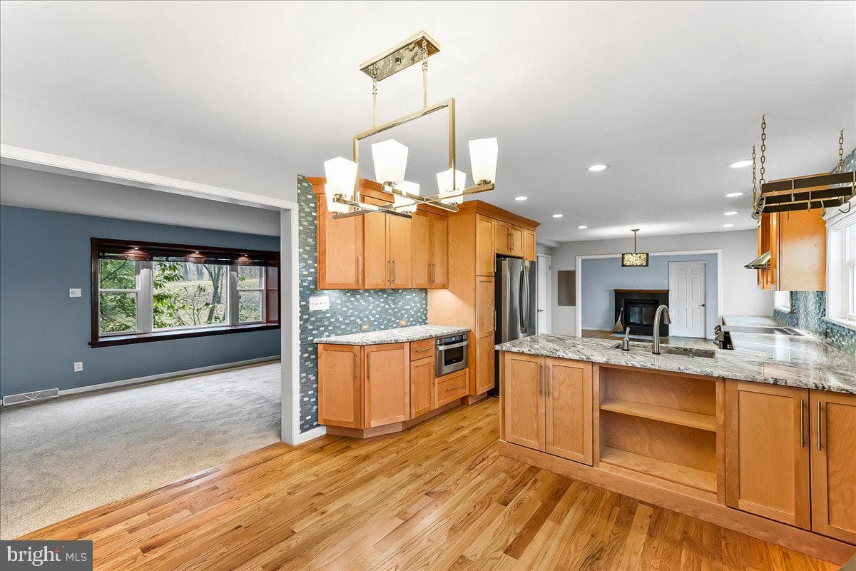 720 Brainerd Road photo 16