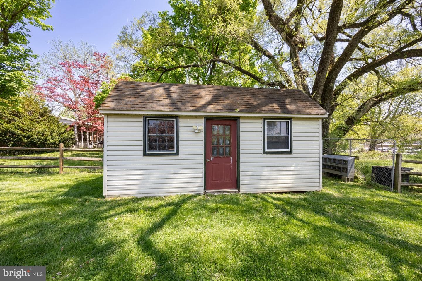260 W Evergreen Street photo 40