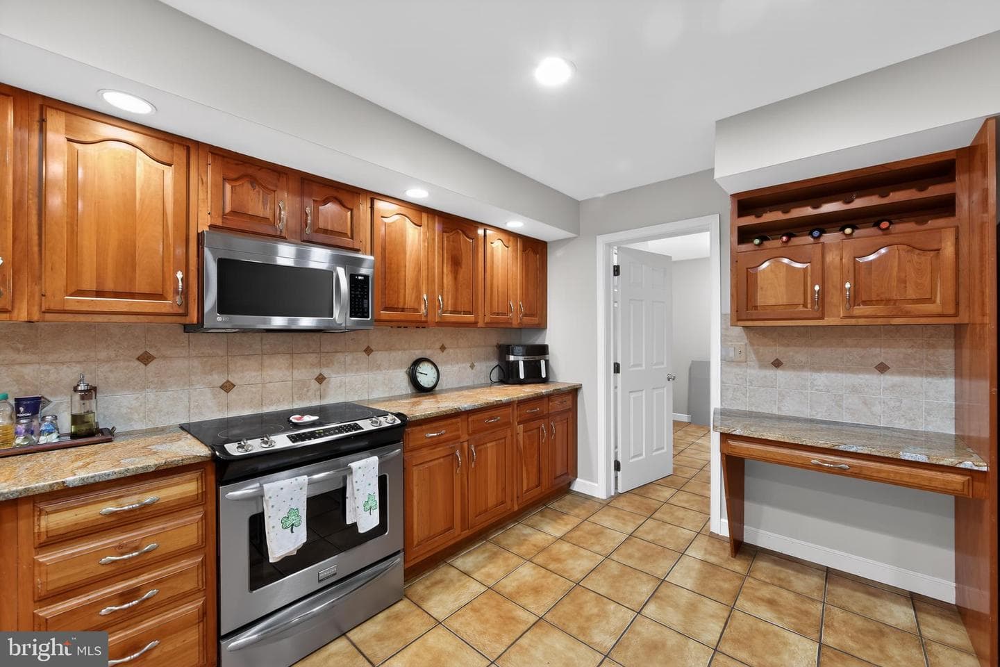 1533 Glenmont Lane photo 27