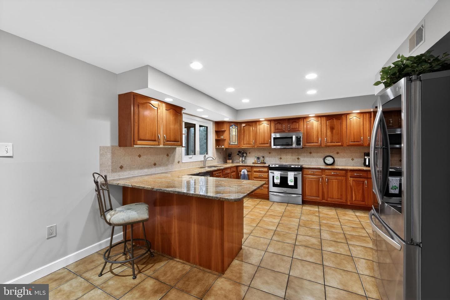 1533 Glenmont Lane photo 28