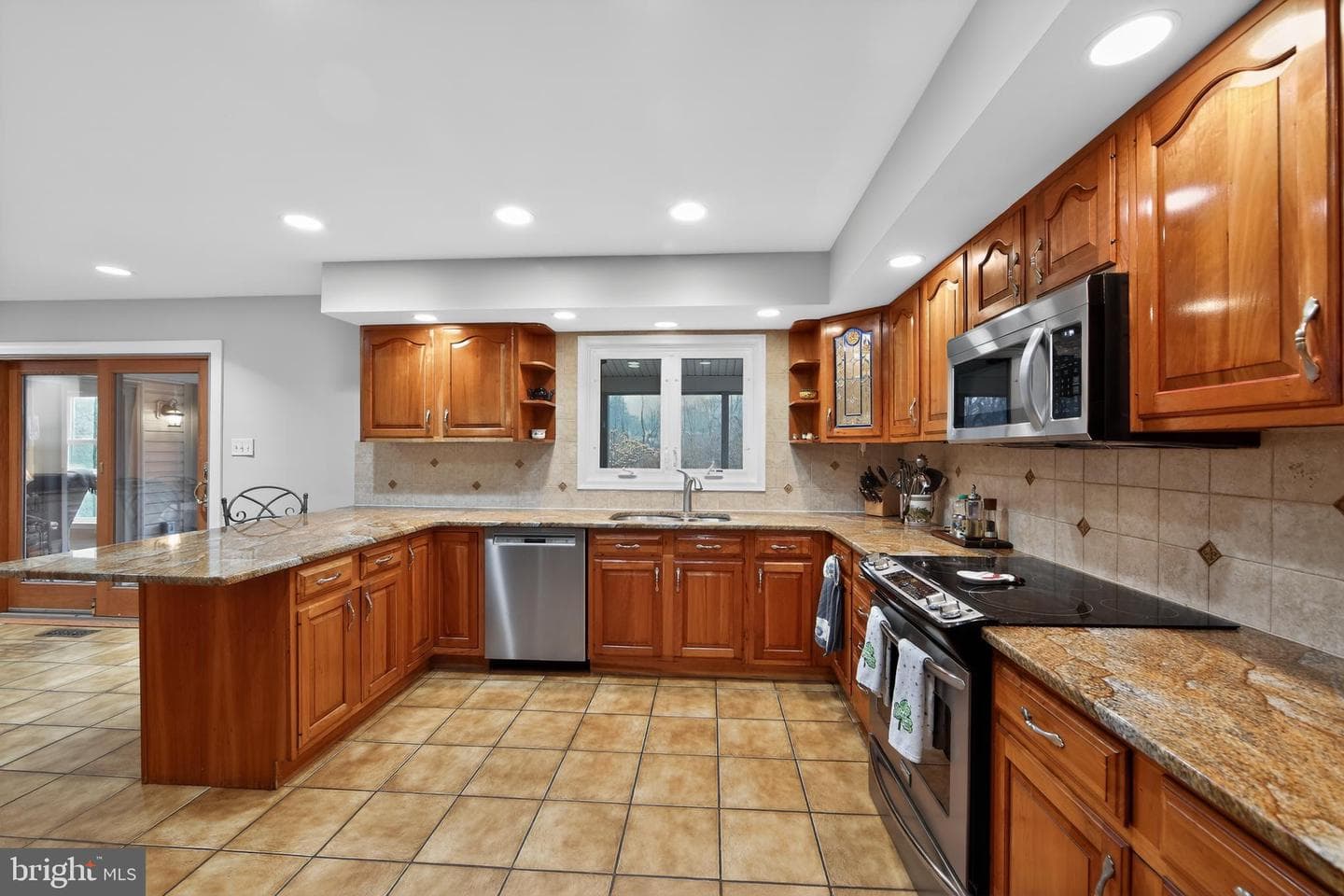 1533 Glenmont Lane photo 29