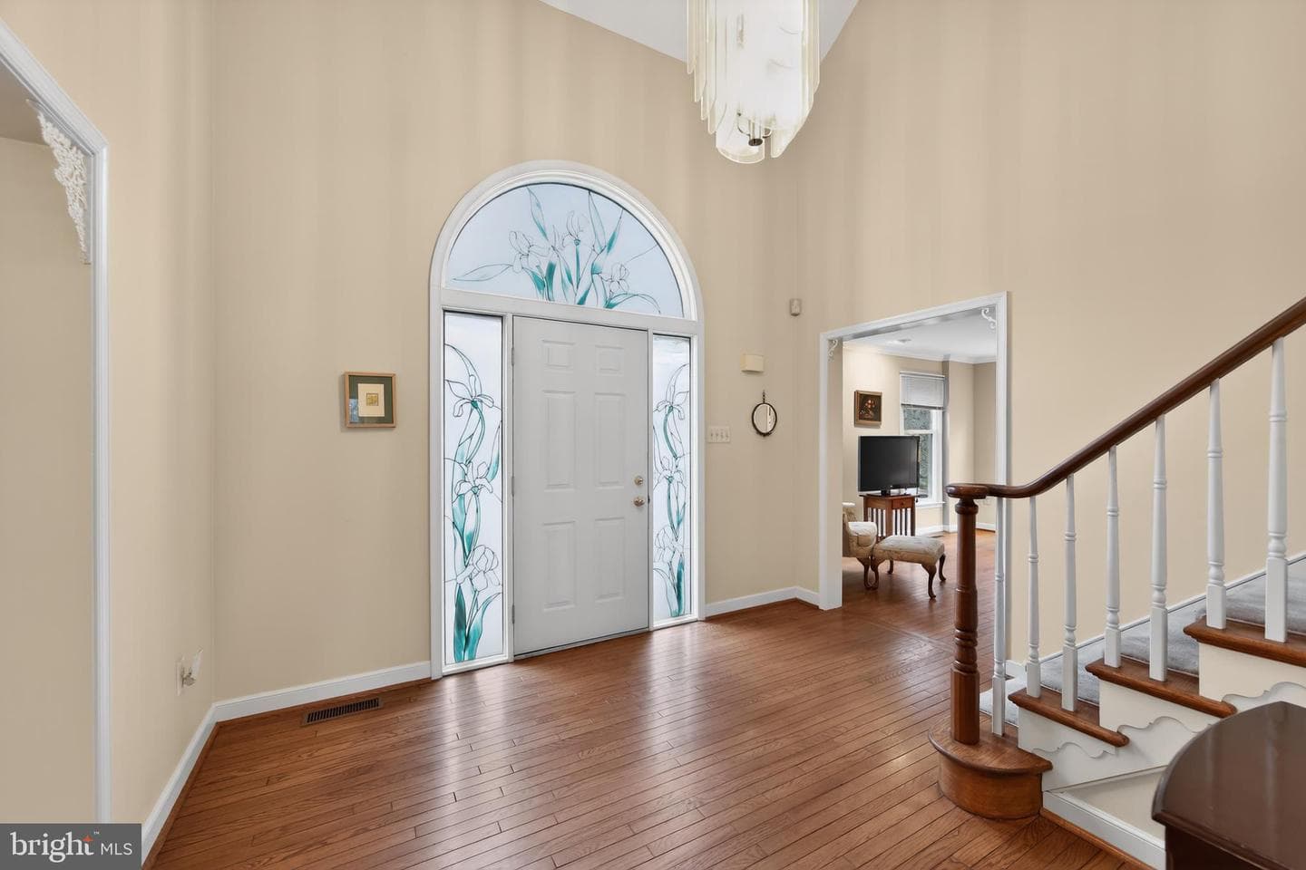 1533 Glenmont Lane photo 3