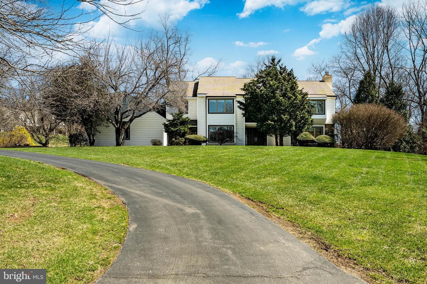 1677 Waterglen Drive photo 4
