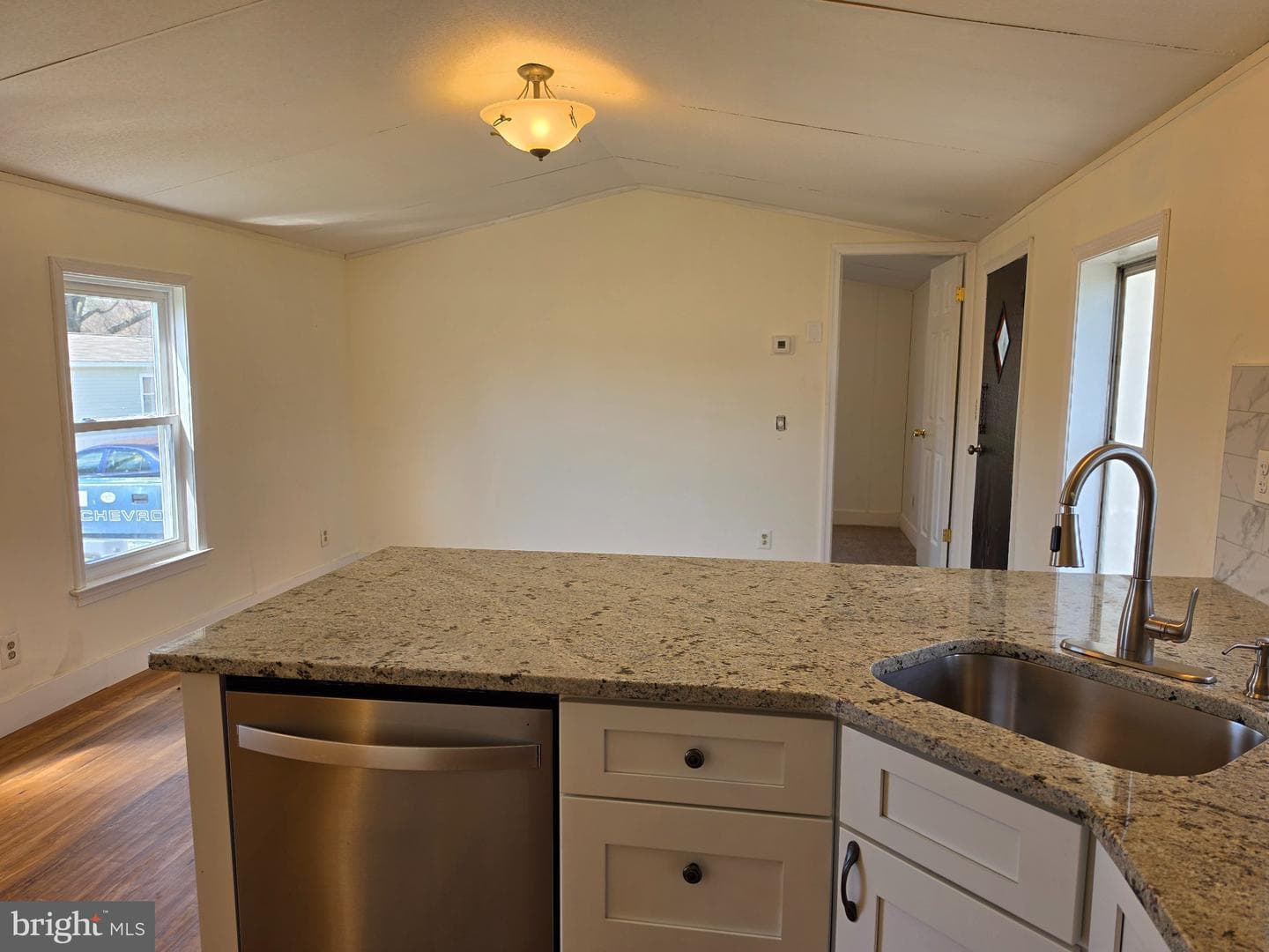864 Aspen Avenue photo 10