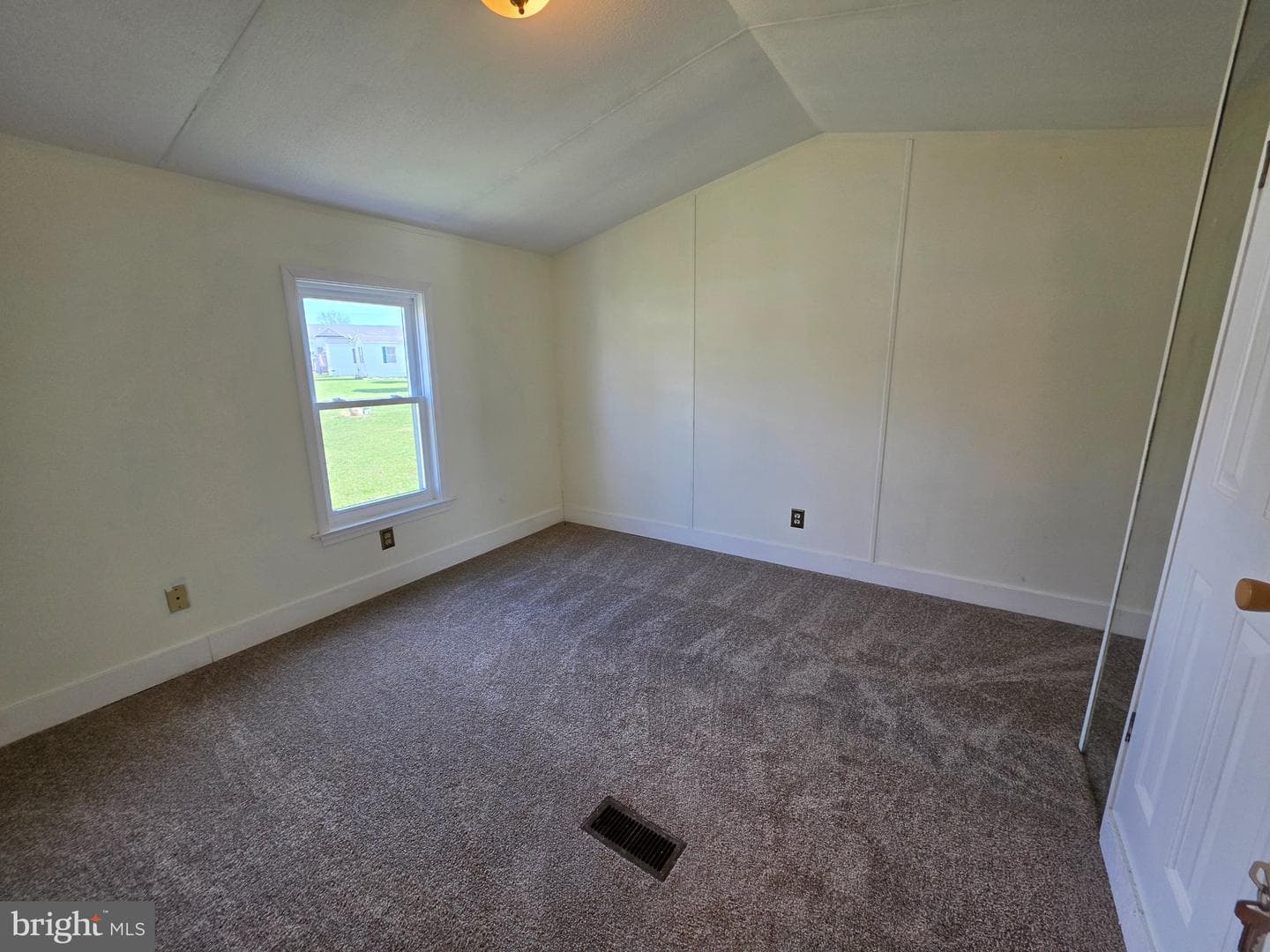 864 Aspen Avenue photo 14