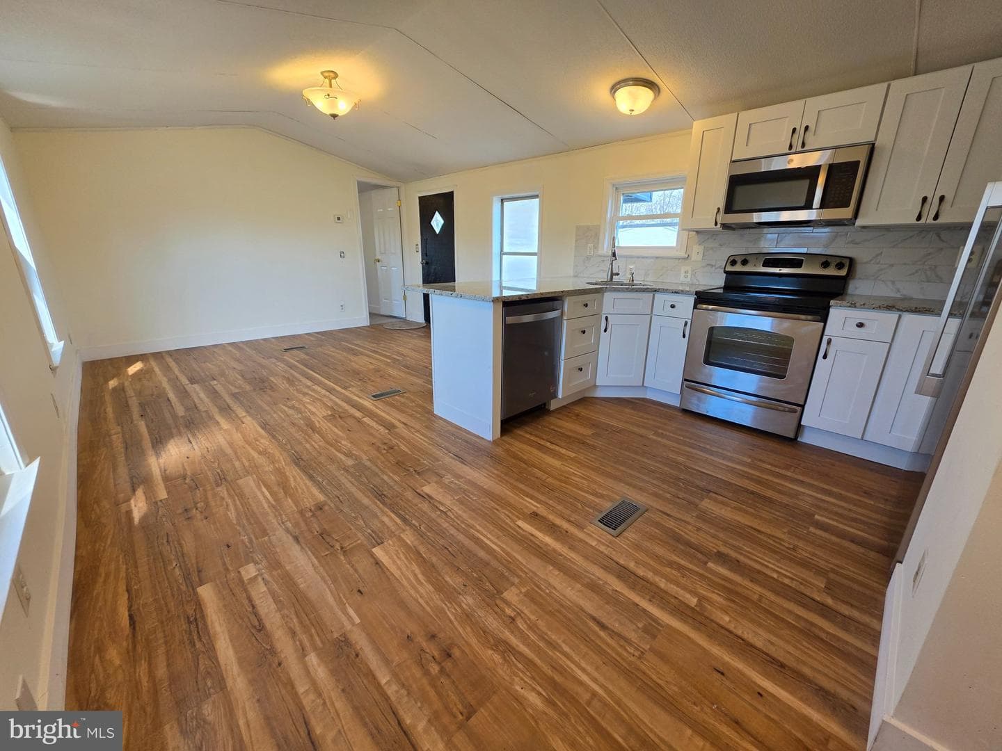 864 Aspen Avenue photo 6