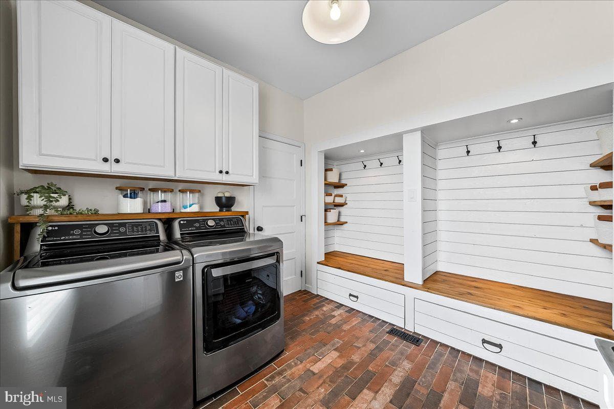 115 Bedford Way photo 22