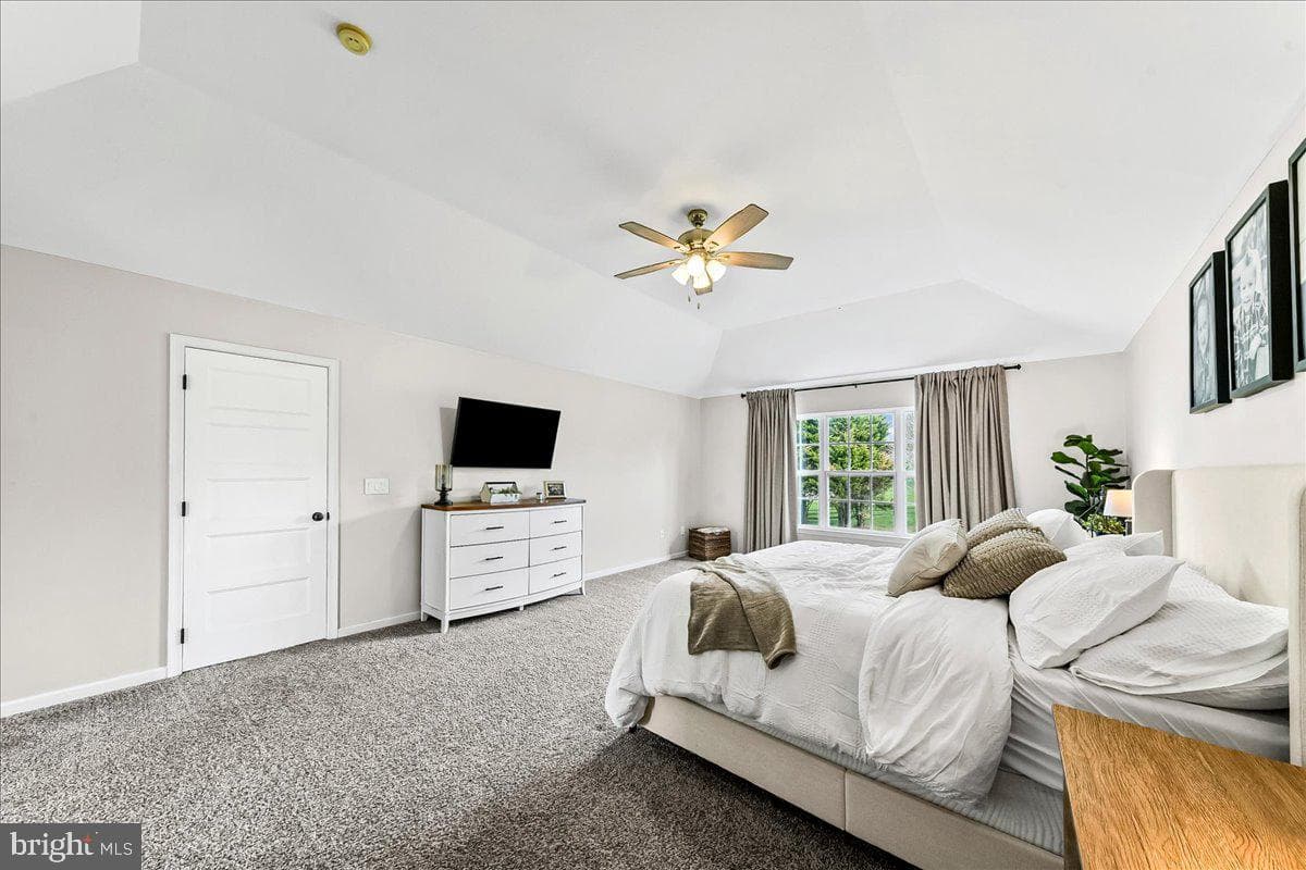 115 Bedford Way photo 26