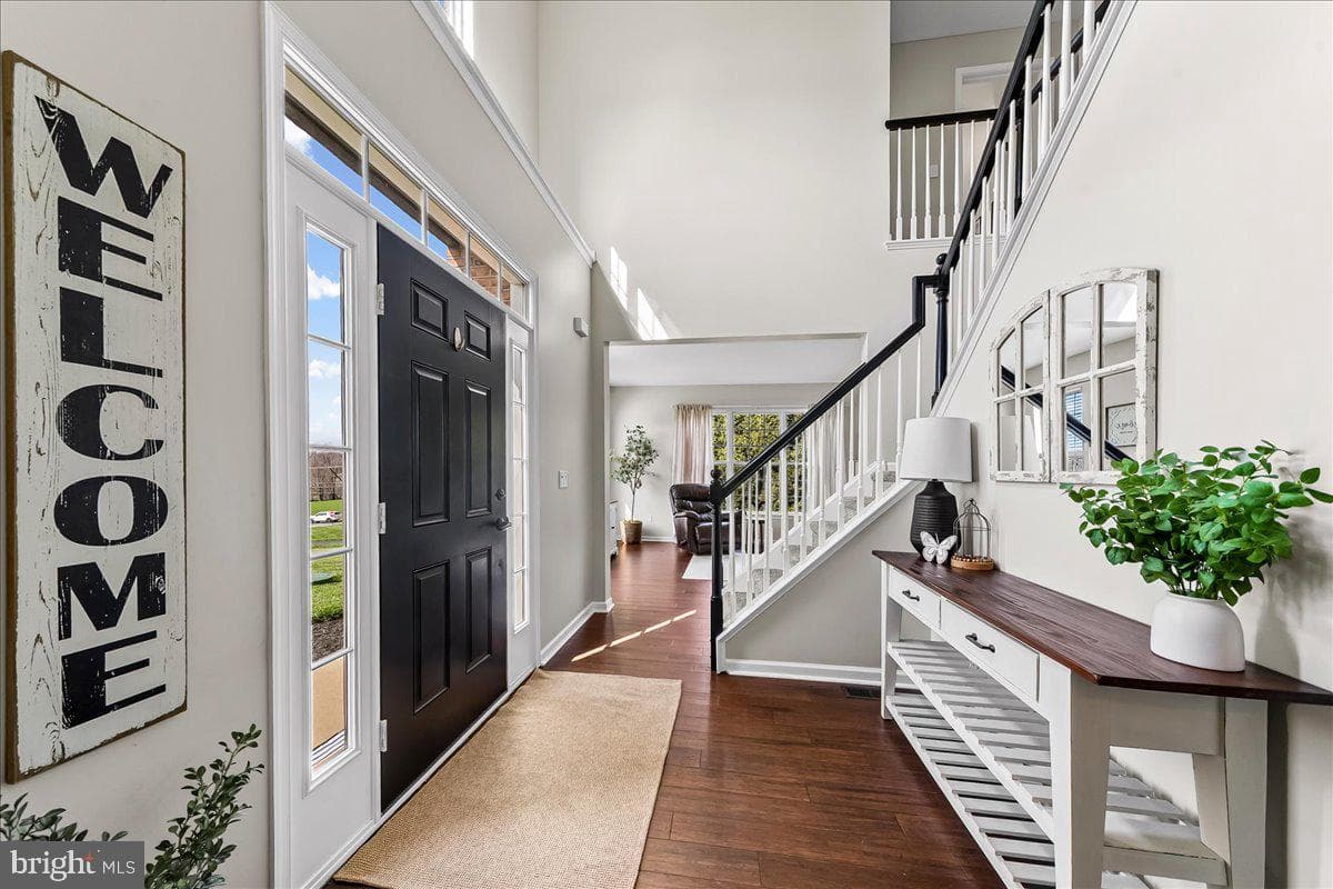 115 Bedford Way photo 3