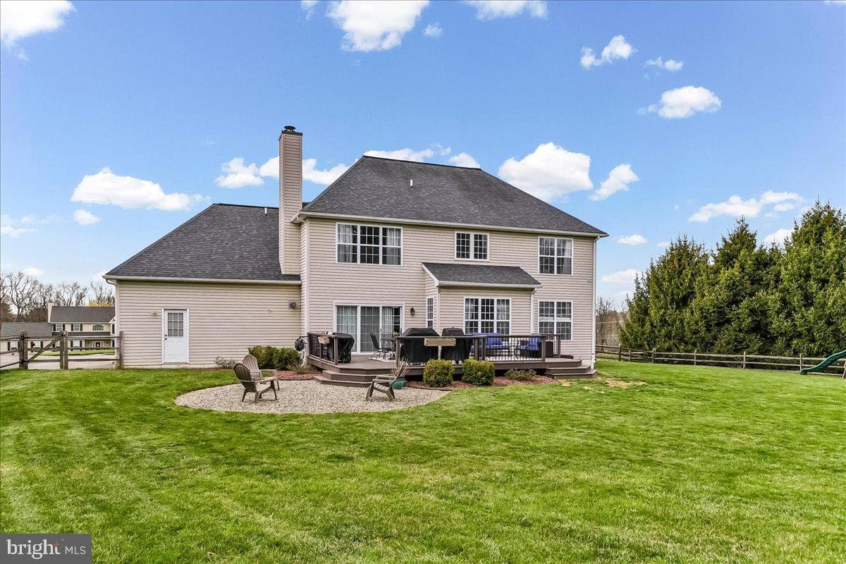 115 Bedford Way photo 37