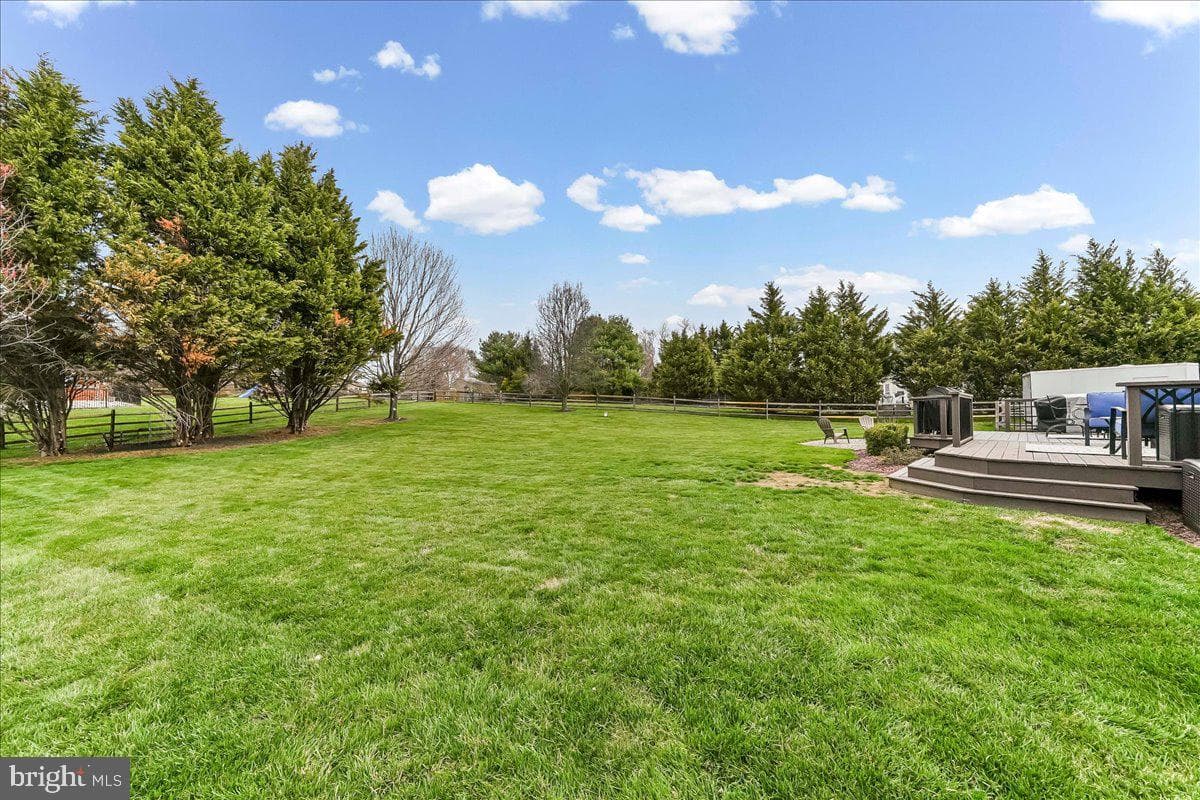 115 Bedford Way photo 38