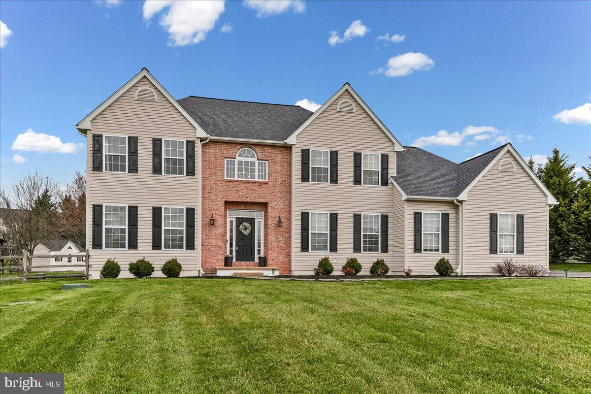 115 Bedford Way photo 39