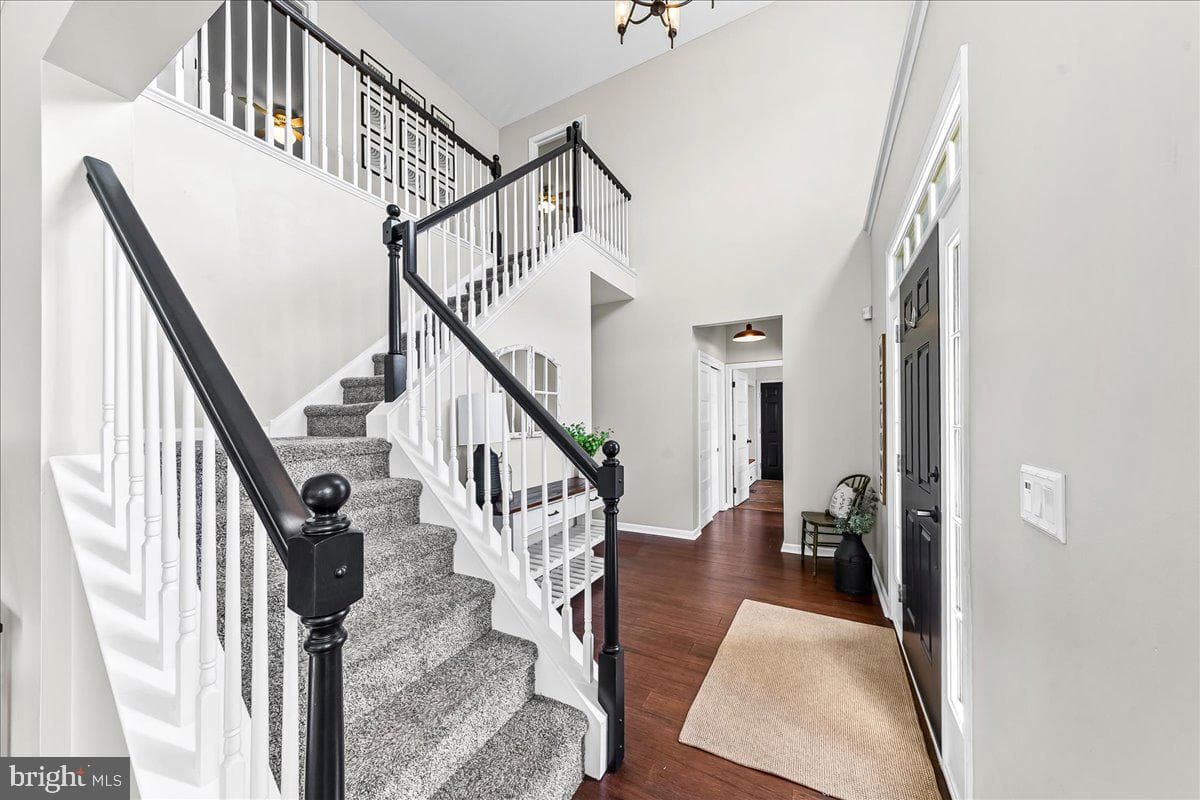 115 Bedford Way photo 4