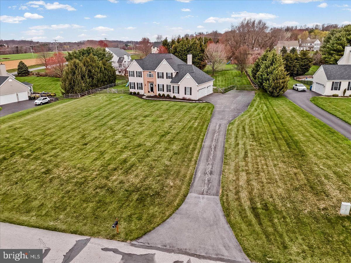115 Bedford Way photo 43