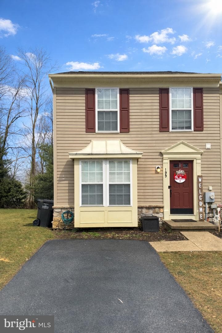 199 Maple Avenue #13