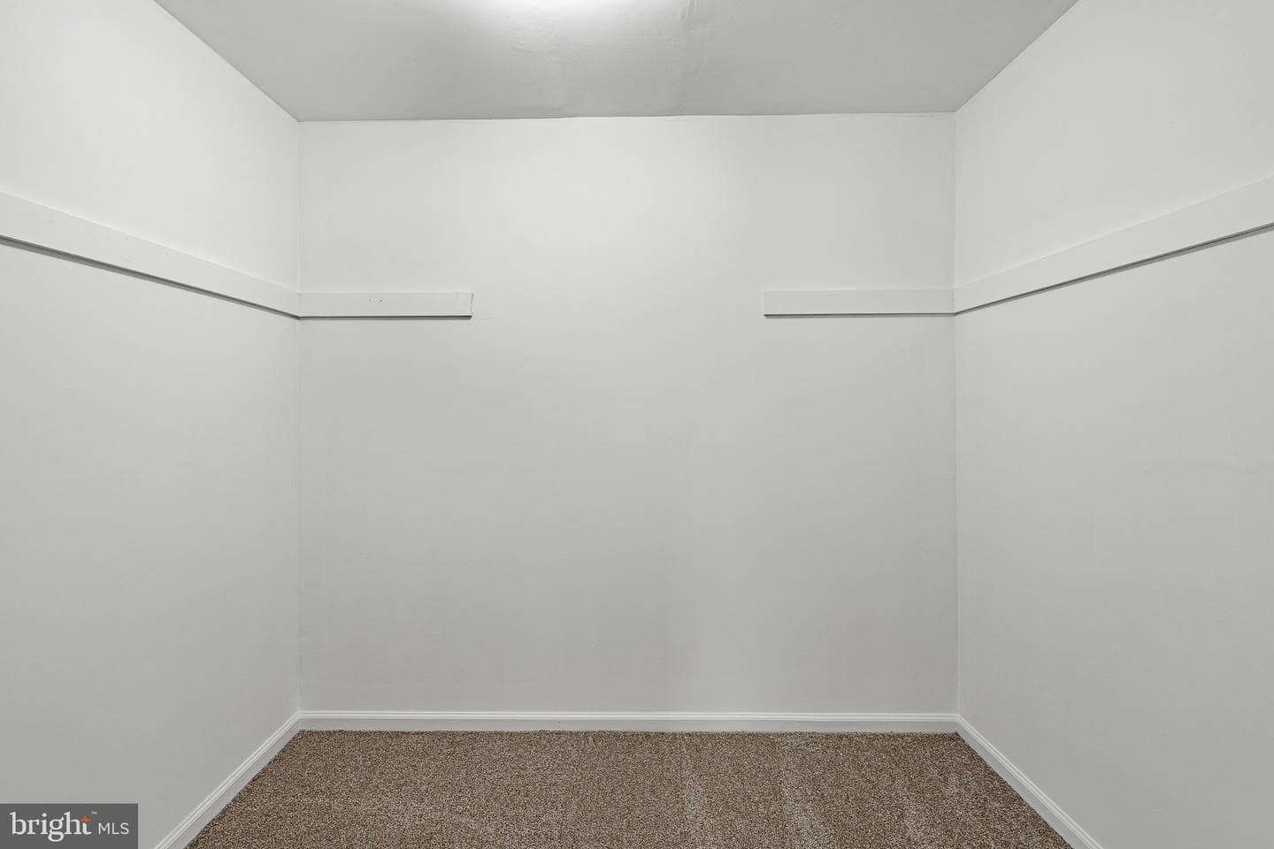 1223 Hawthorne Lane photo 30