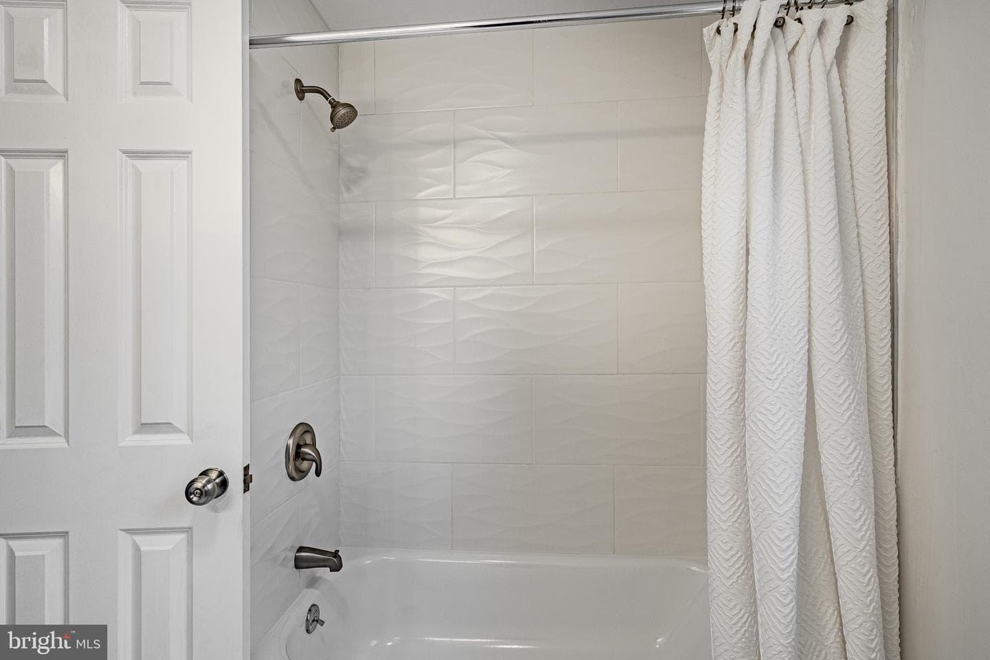 1223 Hawthorne Lane photo 32