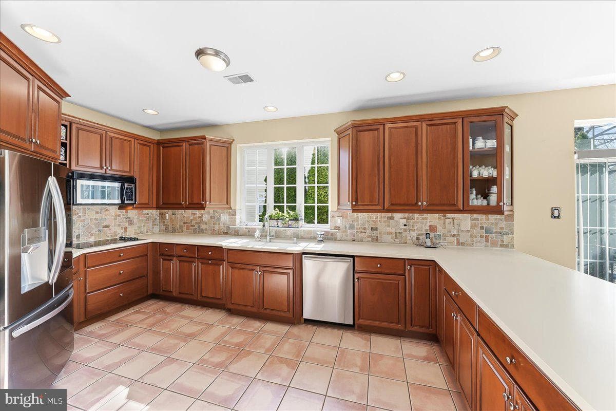 403 Winterberry Drive photo 15