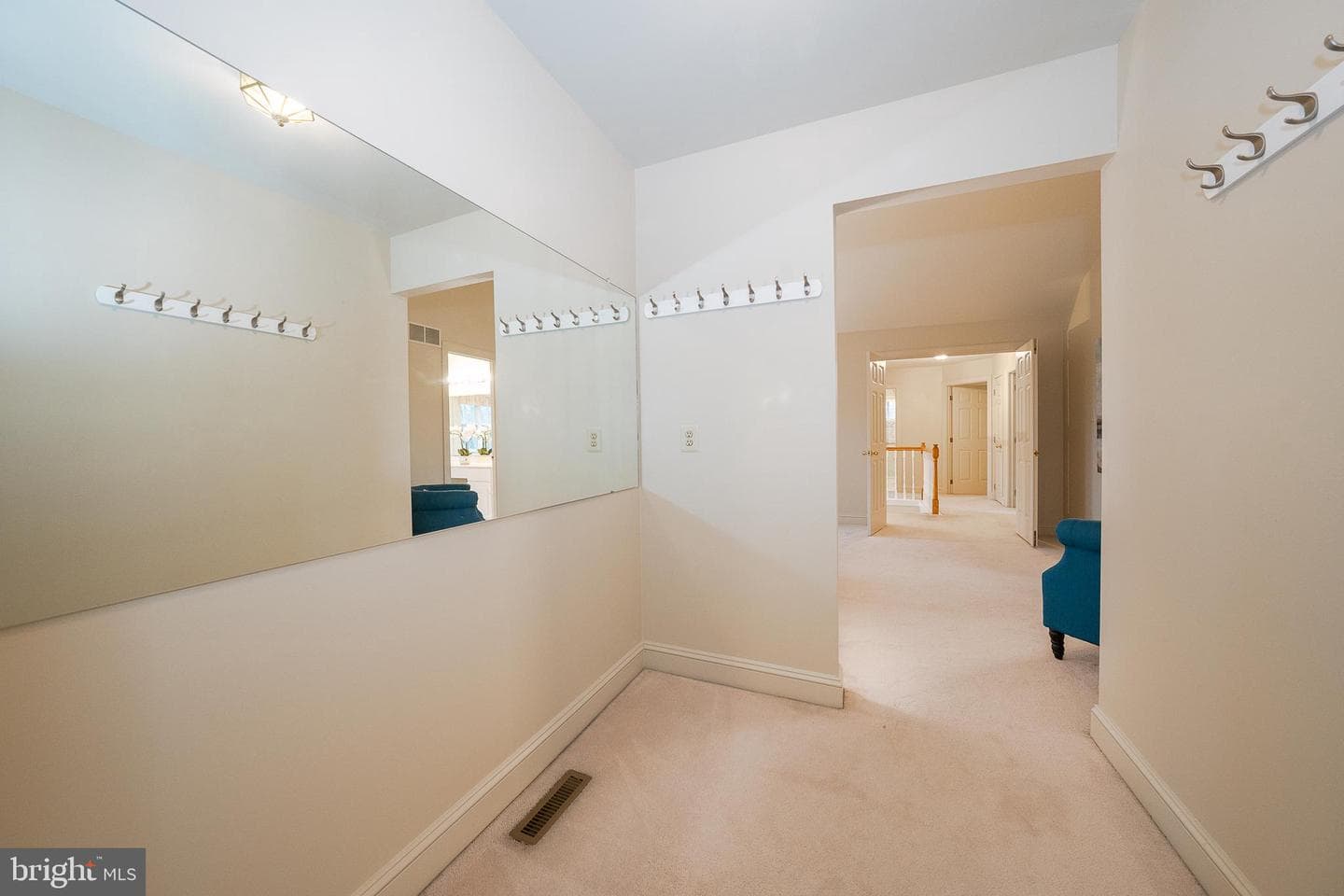 824 Waverly Road photo 24