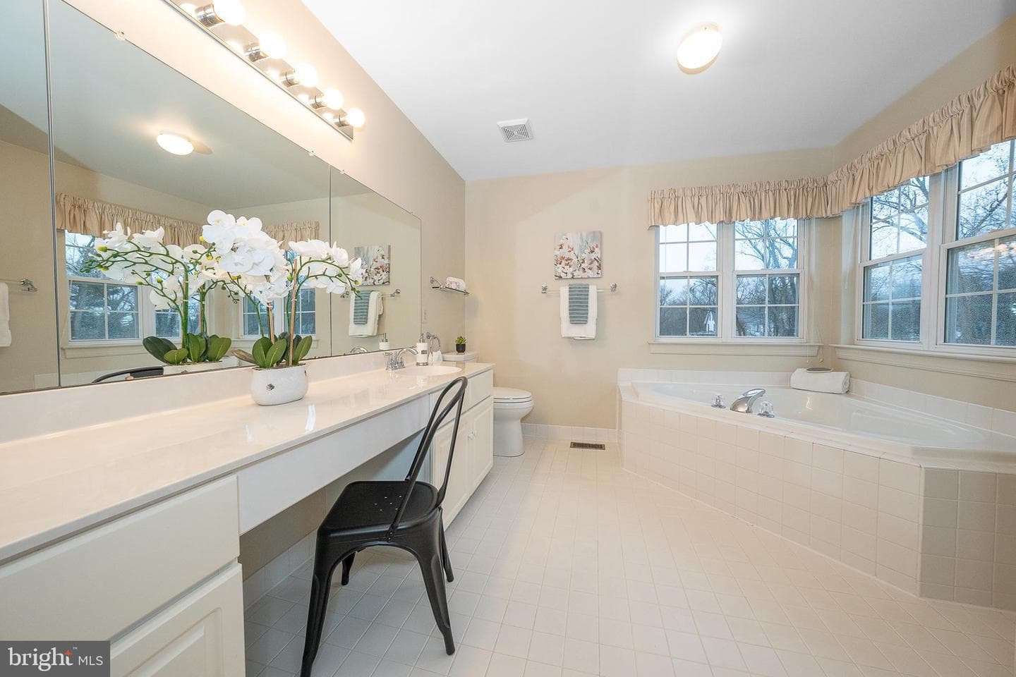 824 Waverly Road photo 25