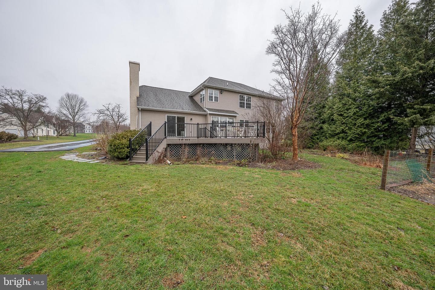 824 Waverly Road photo 41