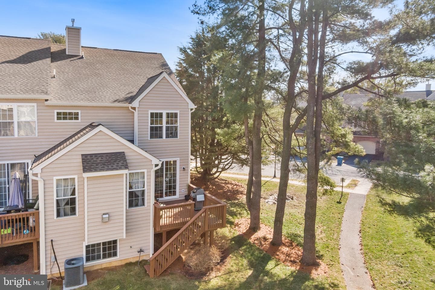 323 Cherry Lane photo 32