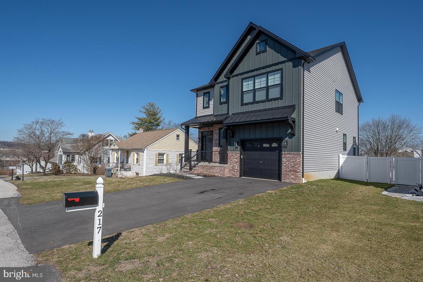 217 Namar Avenue photo 2